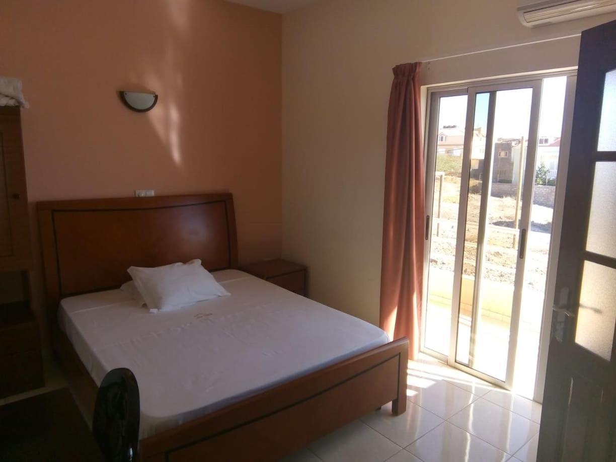 Restaurante Residencial Nova Cidade Porto Novo  Bagian luar foto